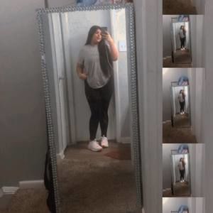 Meet your Posher, Andrea